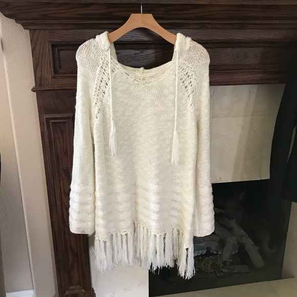 en creme Sweaters - B1G1 En Creme hooded fringe knit tunic sweater.
